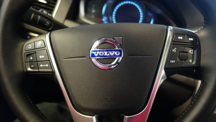Volvo отзывает 4,5 тысячи автомобилей в России из-за неисправности в двигателе - polit.info - Россия