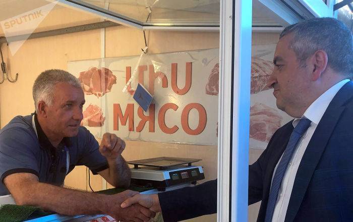Блестящий стейк: мясные лавки Гюмри теперь сверкают от чистоты и гигиены - ru.armeniasputnik.am - Армения - Ширакской обл.