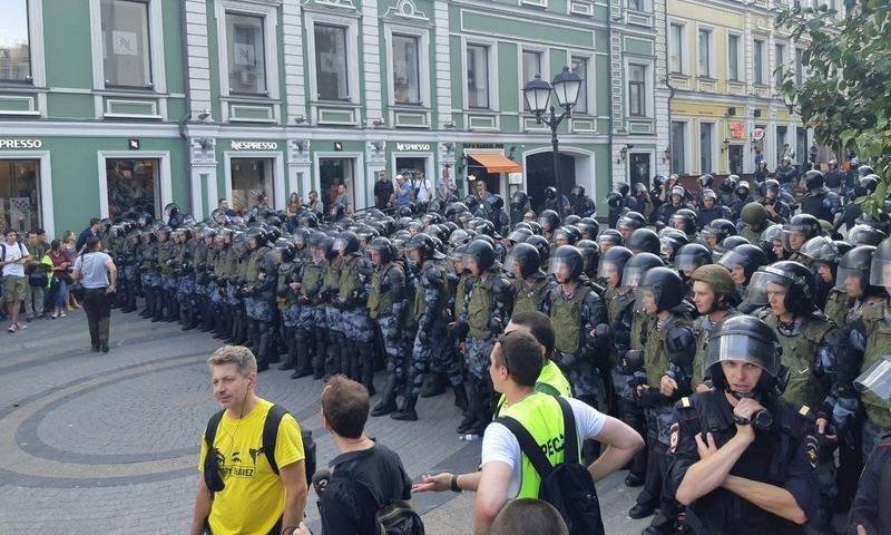 Полиция насчитала 3,5 тысячи участников акции в Москве: задержаны более 500 - bloknot.ru - Москва