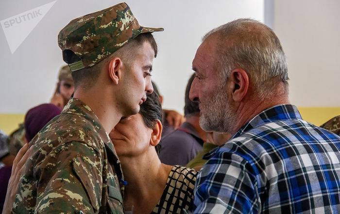 "Горячая линия" Минобороны Армении: что беспокоит родителей призывников - ru.armeniasputnik.am - Армения - Ереван - Минобороны