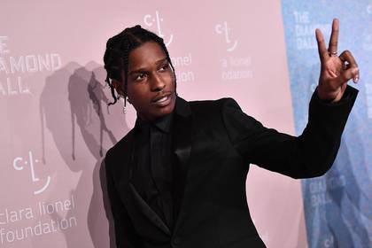 Дональд Трамп - Фанатка A$AP Rocky ворвалась в посольство Швеции и пригрозила взрывом - newtvnews.ru - США - New York - Швеция - Стокгольм