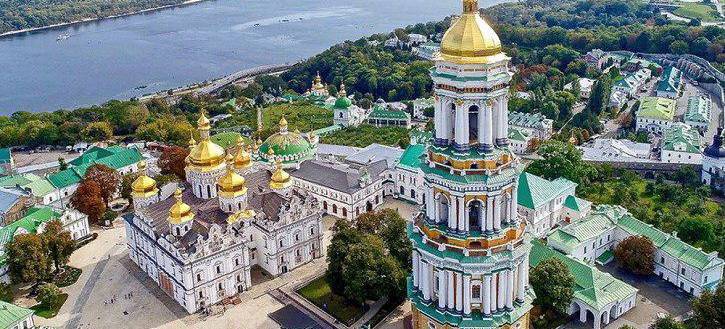 Дмитрий Корчинский - Боевики Корчинского устроили провокацию в Киево-Печерской лавре - politnavigator.net - Киев