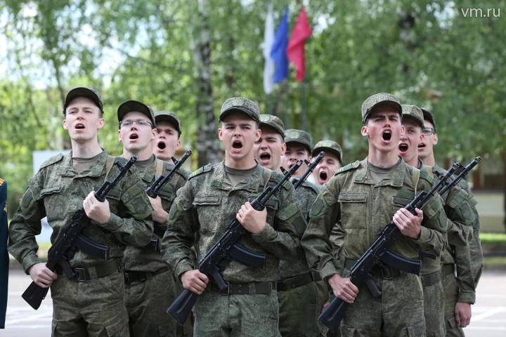 Михаил Горбачев - Расформированные при Горбачеве полки возродят в России - vm.ru - Россия