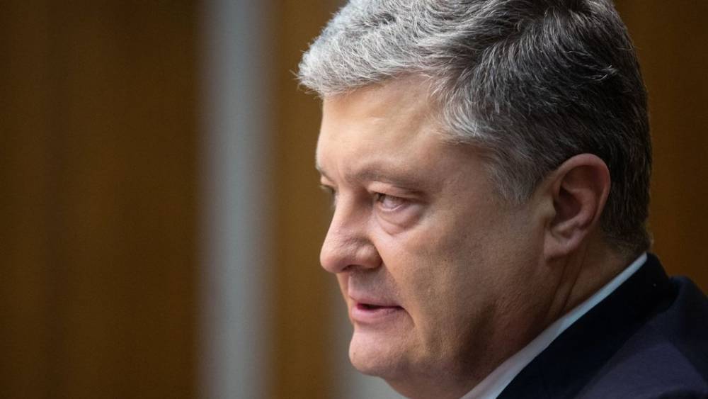 Петр Порошенко - Андрей Портнов - "Ушел гад": Соцсети гадают, почему семья Порошенко вылетела в Турцию по частям - tsargrad.tv - Украина - Киев - Турция