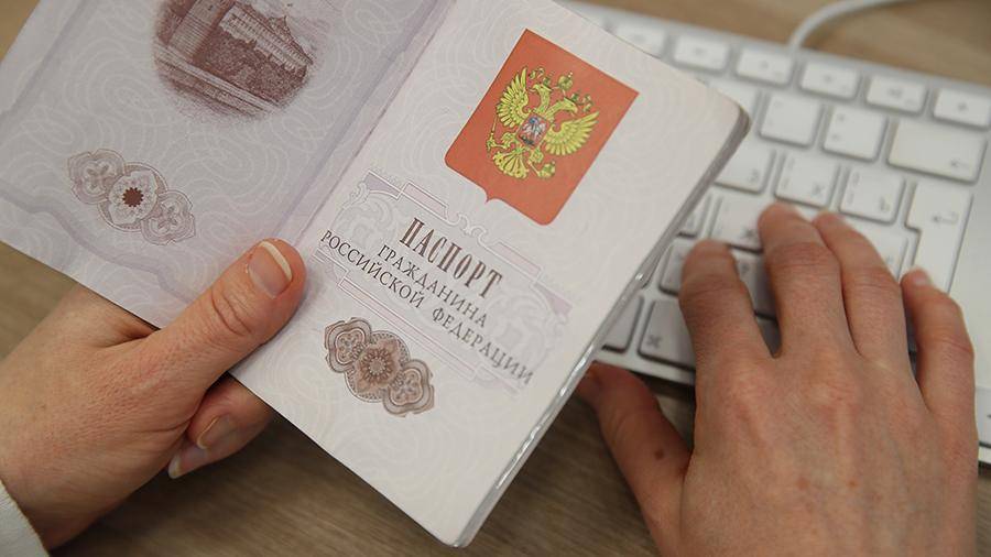 Владимир Путин - Канада запретит въезд жителям ДНР и ЛНР с российскими паспортами - iz.ru - Москва - Россия - Украина - обл. Донецкая - Луганская обл. - ДНР - Канада - Ростовская обл. - ЛНР - Донбасс