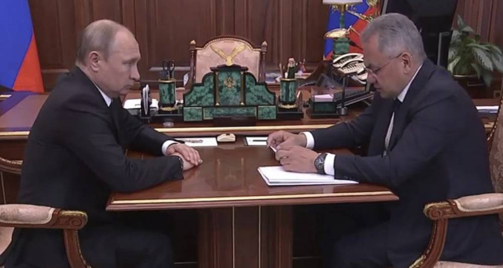Сергей Шойгу - Владимир Путин - Дмитрий Медведев - Путин поручил оказать помощь семьям погибших подводников в Североморске - m24.ru - Россия - Махачкала - Североморск
