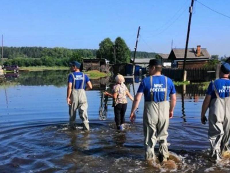 Александр Лапин - Более 220 человек пострадали в результате паводка в Иркутской области - news.ru - Иркутская обл.