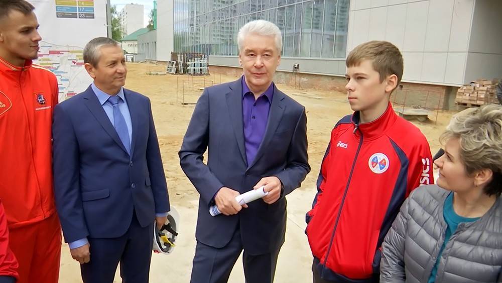 Сергей Собянин - Собянин осмотрел ход строительства спорткомплекса в районе Северный - tvc.ru - Москва - Россия