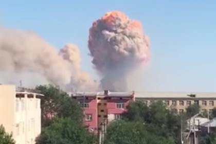 Названы возможные причины взрывов боеприпасов в Казахстане - lenta.ru - Казахстан - Арысь