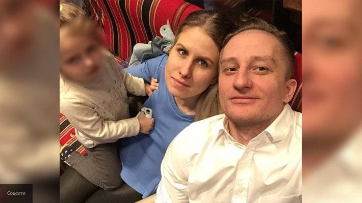 Алексей Навальный - Руслан Осташко - Осташко рассказал, как озверевшая Соболь после провала митингов избивает пятилетнюю дочь - newinform.com - Москва - Россия - Москва