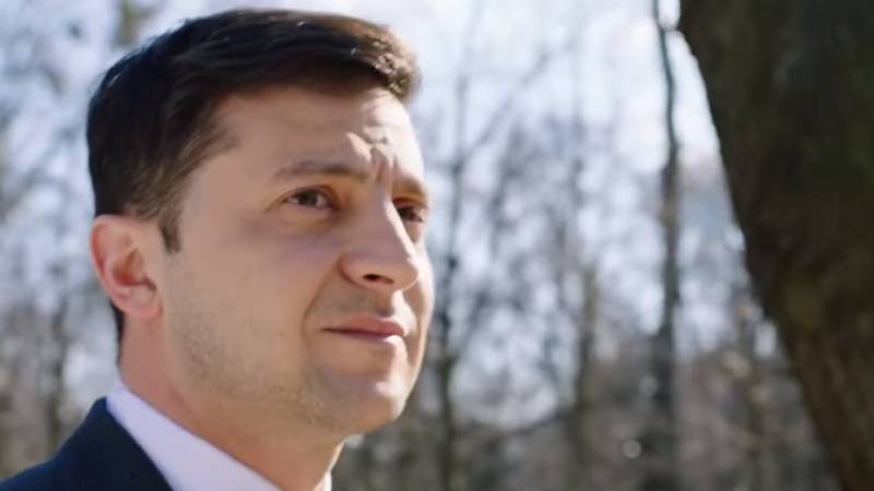 Владимир Зеленский - Зеленский - Михаил Погребинский - Роман Бессмертный - Киевский политолог объяснил, почему у Зеленского погрустнел взгляд - polit.info - Украина - Киев - Минск
