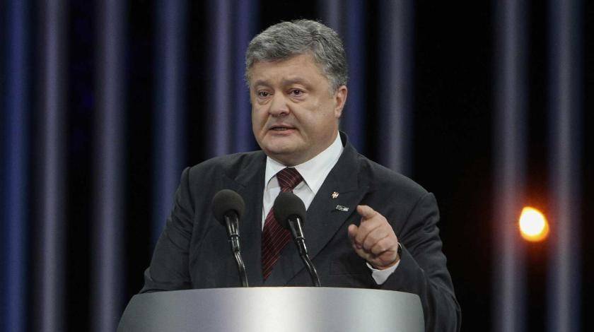 Владимир Зеленский - Петр Порошенко - Порошенко сбежал в Турцию и отказался от охраны - utro.ru - Украина - Турция - Царьград - Стамбул
