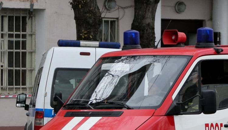 Казахстанский аким вынес из горящего дома девочку - newtvnews.ru - Екатеринбург - Нижегородская обл. - Усть-Каменогорск - Восточно-Казахстанская обл.