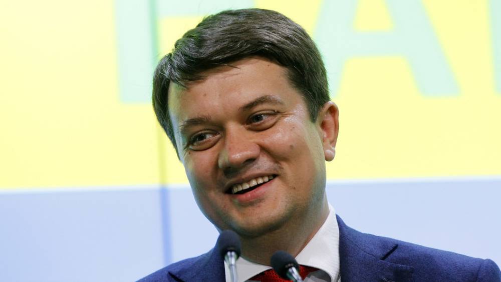 Дмитрий Разумков - Петр Порошенко - Святослав Вакарчук - Давид Арахамия - Юрий Бойко - Юлия Тимошенко - Руслан Стефанчук - "За него поднимут 250 рук": В партии Зеленского назвали "самого достойного кандидата" на пост спикера парламента - tsargrad.tv - Украина