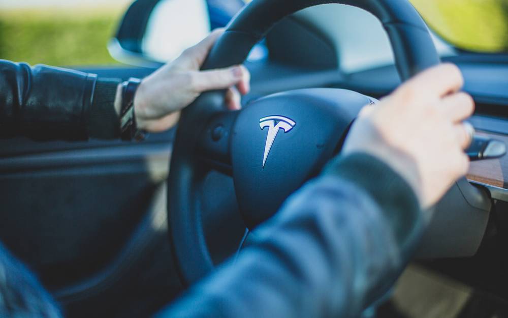 Владельца электрокара Tesla уличили в&nbsp;краже электричества из&nbsp;частного дома&nbsp;— журнал За&nbsp;рулем - zr.ru - США - шт.Флорида
