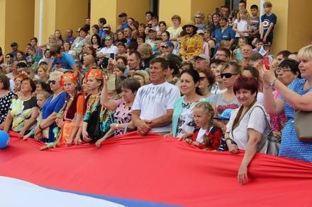 Более 6 млн рублей выделено на украшение Нижнего Новгорода ко Дню города - vgoroden.ru - Россия - Китай - США - Украина - Молдавия - Белоруссия - Нижний Новгород - Венгрия - Испания - Финляндия - Куба - Сербия - Апсны - Корея - День