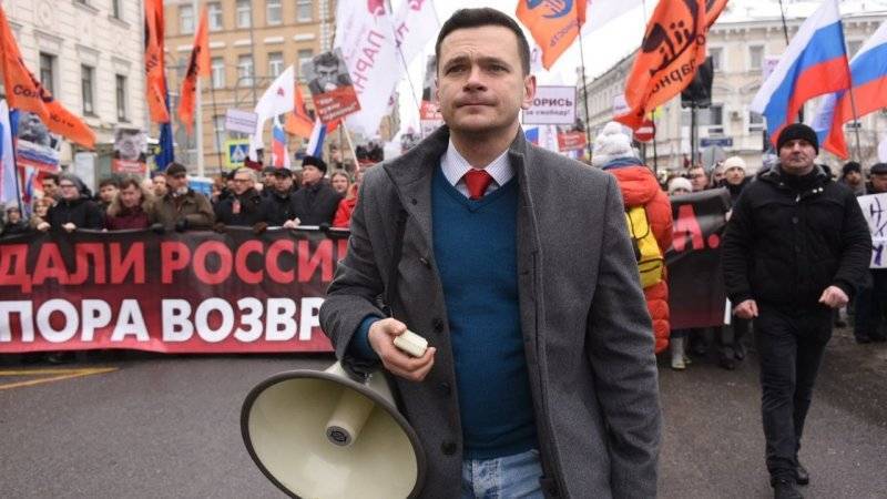 Илья Яшин - Яшину дали 10 суток за призывы к беспорядкам - polit.info - Москва - Россия