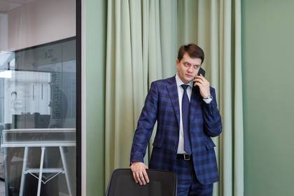 Владимир Зеленский - Дмитрий Разумков - Петр Порошенко - Святослав Вакарчук - Давид Арахамия - Виктор Медведчук - Юлия Тимошенко - Руслан Стефанчук - Александр Корниенко - Партия Зеленского определилась со спикером Верховной Рады - lenta.ru - Украина