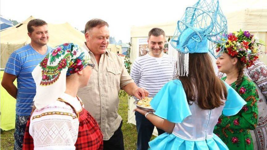 На Гринландии показали рекорд Гиннесса и сыграли свадьбу - 1istochnik.ru - Россия - Кировская обл.