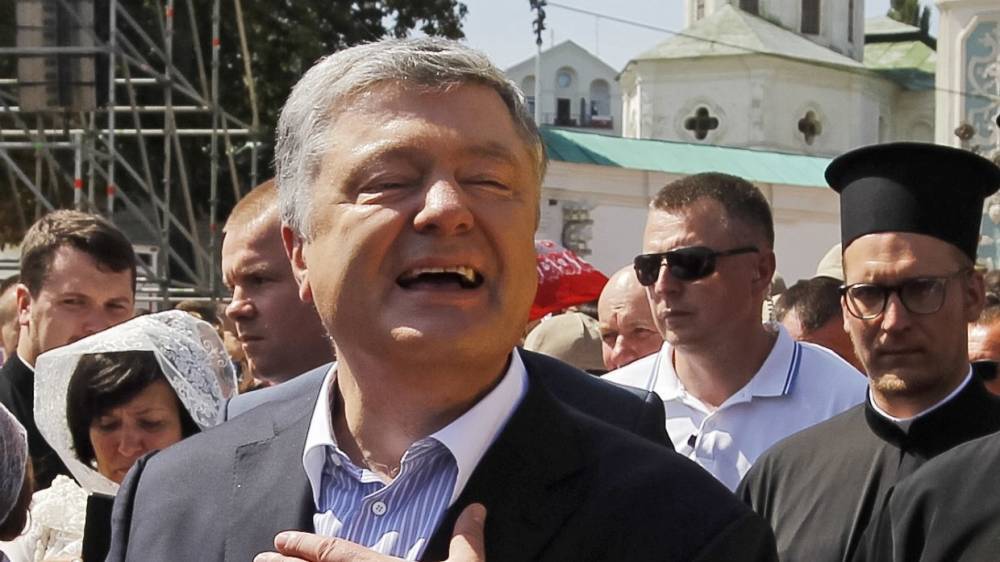 Петр Порошенко - Андрей Портнов - Виктор Янукович - Порошенко заявил, что не собирается «прятаться и краснеть» - riafan.ru - Украина - Киев
