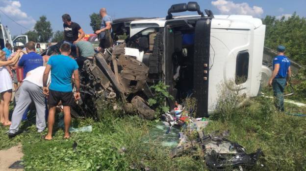 В Воронежской области в ДТП с автоцистерной погибли два человека  – Новости Воронежа и Воронежской области – Вести Воронеж - vestivrn.ru - Воронежская обл. - Волгоград - Белгород - Павловск
