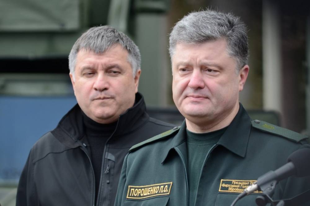 Петр Порошенко - Арсен Аваков - Аваков ответил на обвинения Порошенко в том, что полиция работала на выборах против него: для него лгать как дышать - news-front.info - Украина