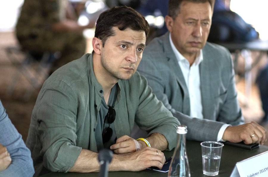 Владимир Зеленский - Петр Порошенко - Максим Бужанский - "Что ж вы за дебилы?" В партии Зеленского наметился раскол - tvc.ru - Украина