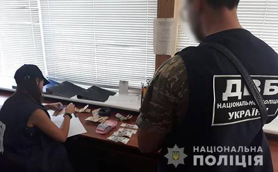 На Донбассе полицейский на блокпосте требовал взятки - ru.slovoidilo.ua - Украина - обл. Донецкая - Донецк - Славянск - Мариуполь