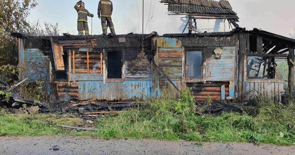 В Смоленской области юные пироманы устроили «огненное шоу» в заброшке - readovka.ru - Смоленск - Рославль