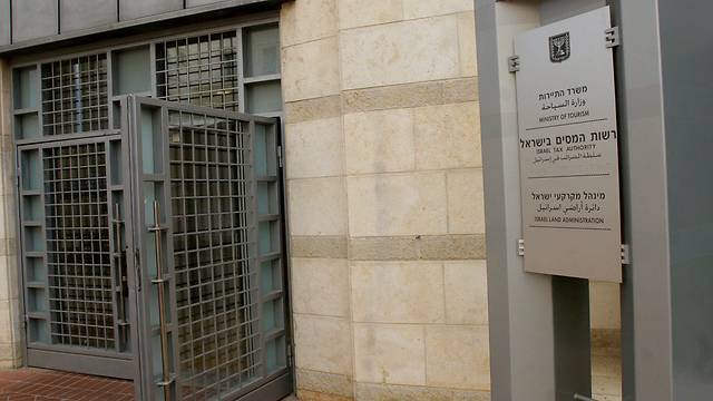 Рекламируете свои услуги в соцсетях? Вас ищут тайные агенты Налогового управления - vesty.co.il