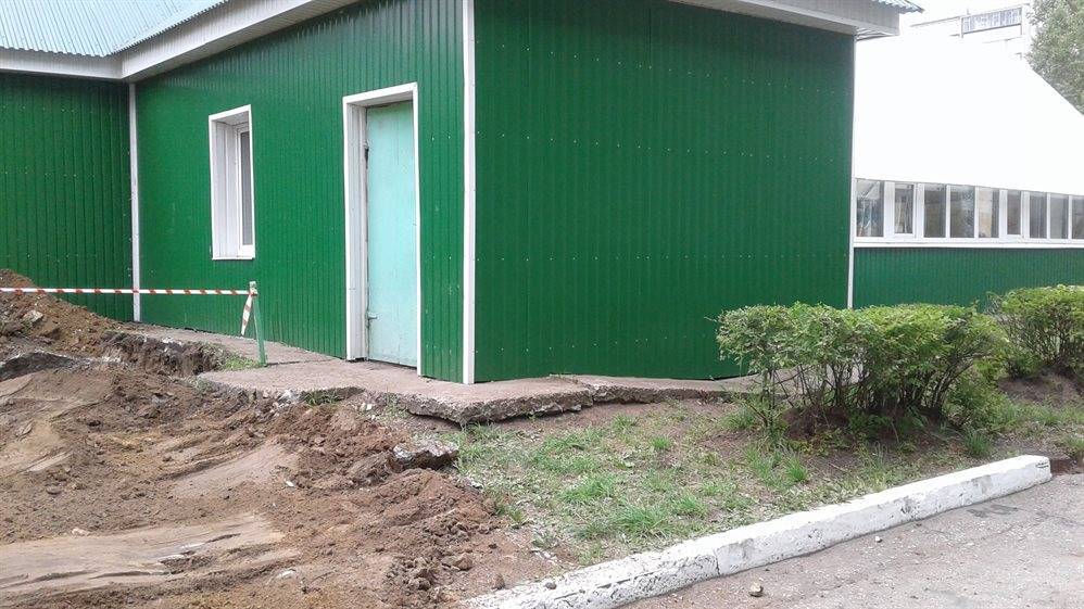 В школе № 72 Ульяновска восстанавливают теплицу - ulpravda.ru - Ульяновск