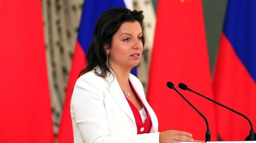 Владимир Зеленский - Мария Захарова - Маргарита Симоньян - Кирилл Тимошенко - Симоньян предрекла провал русскоязычному каналу Зеленского - riafan.ru - Москва - Россия - Украина - Киев