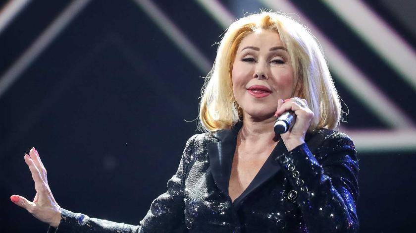 Ольга Бузова - Алла Пугачева - "Положила глаз": Успенская засмотрелась на грудь подруги - utro.ru
