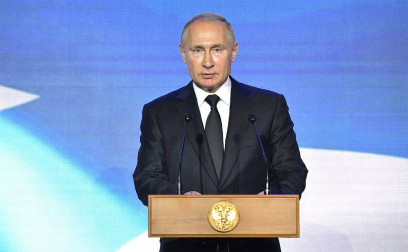 Владимир Путин - Дмитрий Медведев - Павел Грудинин - Владимир Жириновский - Назван процент россиян, желающих видеть Путина президентом РФ после 2024 года - topwar.ru - Россия