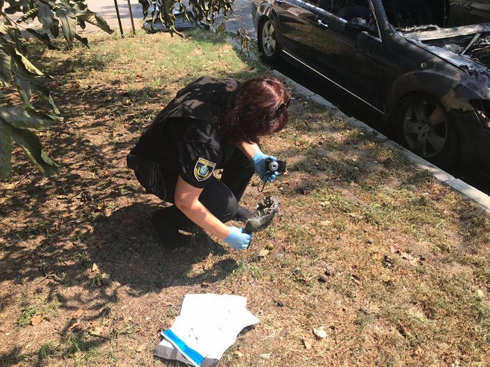В Херсоне неизвестные сожгли автомобиль начальника управления Укртрансбезопасности | Новороссия - novorosinform.org - Херсон - Харьков - Днепропетровск - Херсонская обл.