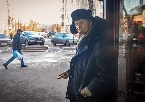 Владимир Путин - Дмитрий Медведев - Дмитрий Песков - Число россиян, живущих за чертой бедности, достигло 21 млн - lentanovosti.ru - Россия - Крым