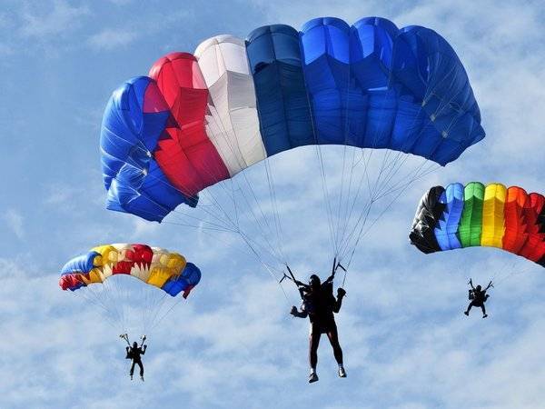 Амурское отделение ДОСААФ предложило колясочникам прыгнуть с парашютом - polit.ru - Россия - Амурская обл.