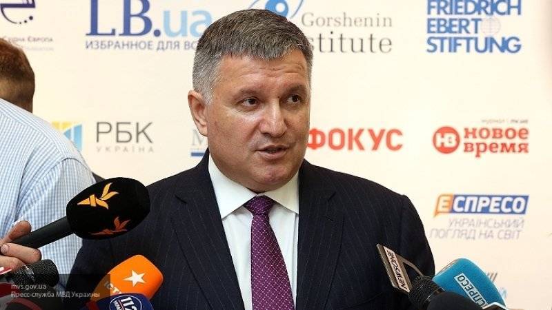 Владимир Зеленский - Петр Порошенко - Арсен Аваков - Сергей Петров - Аваков заявил, что Порошенко бессовестно лжет - nation-news.ru - Украина