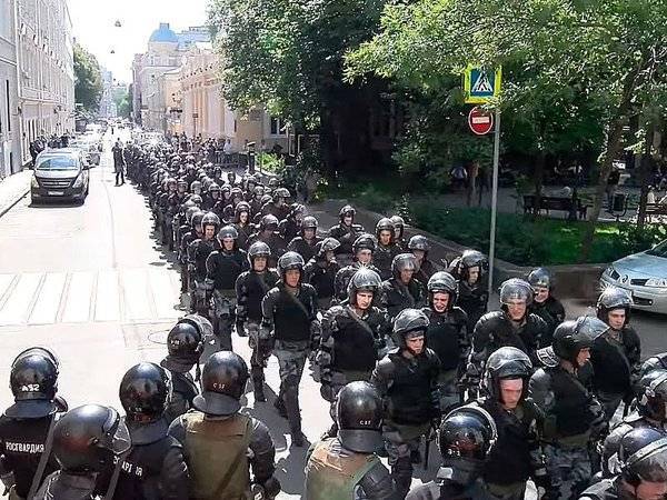 Александр Буксман - Генпрокуратура велела жестко пресекать незаконные акции протеста - polit.ru - Москва - Россия - Москва