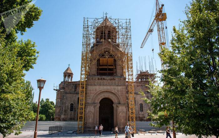 Aram Nersesyan - Реставраторы нашли уникальные артефакты во время ремонта главного собора Армении - ru.armeniasputnik.am - Россия - Армения - Италия - Япония