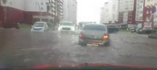 "Машины глохнут прямо в воде": поваленные деревья, затопленные улицы и другие последствия ливня в Тюмени - news.megatyumen.ru - Тюмень