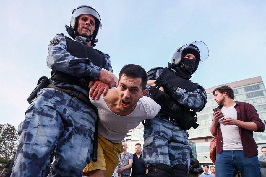 Сергей Собянин - Дмитрий Гусев - Людям небезопасно участвовать в несогласованных акциях в Москве – политолог - m24.ru - Москва
