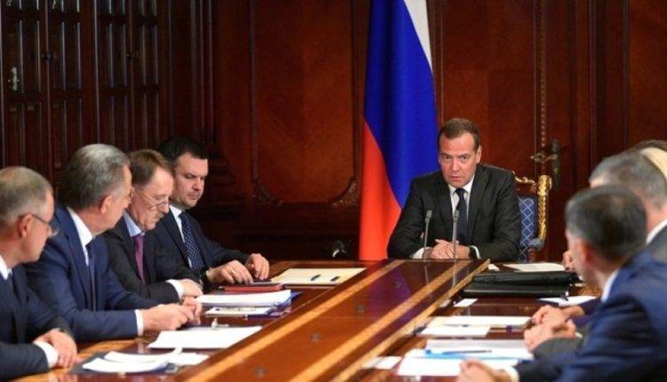 Дмитрий Медведев - Дмитрий Кобылкин - Медведев: Губернаторы лично отвечают за ситуацию с лесными пожарами - newtvnews.ru - Россия - Иркутская обл. - Хабаровский край - респ.Бурятия - Красноярский