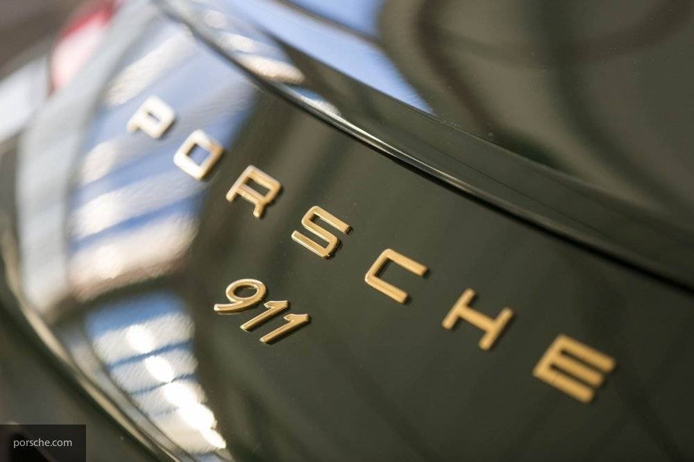 Porsche - Porsche представила базовую версию купе и кабриолета 911 Carrera - newinform.com - Россия - Германия