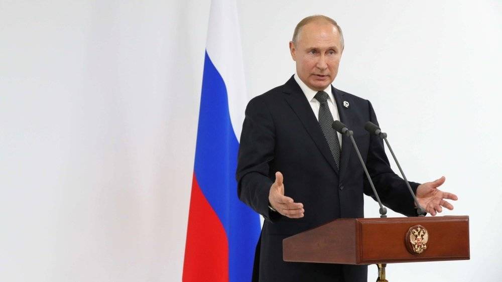Сергей Цеков - Никита Хрущев - Владимир Владимирович Путин - В Совфеде объяснили причины высокого доверия россиян Путину - riafan.ru - Россия - Крым
