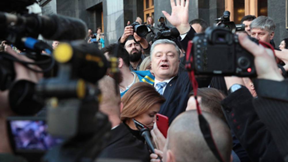 Петр Порошенко - Михаил Погребинский - "Обналичил полтонны долларов и скрылся в Дубае": Политолог заявил, что Порошенко больше не вернется на Украину - tsargrad.tv - Украина - Киев - Стамбул