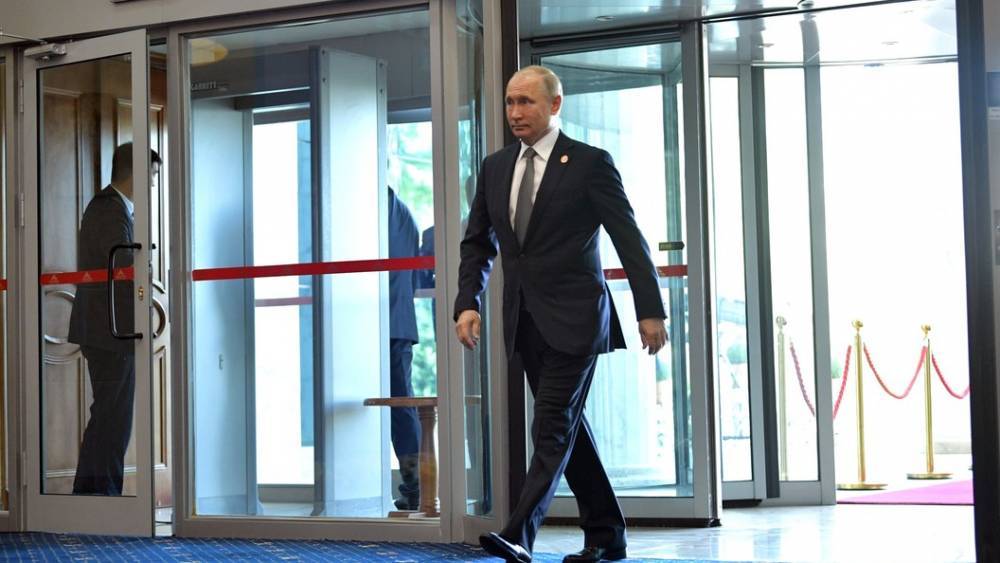 Владимир Путин - Дмитрий Медведев - И после 2024-го: Больше половины жителей России хотят Путина в президенты еще раз - опрос - tsargrad.tv - Россия