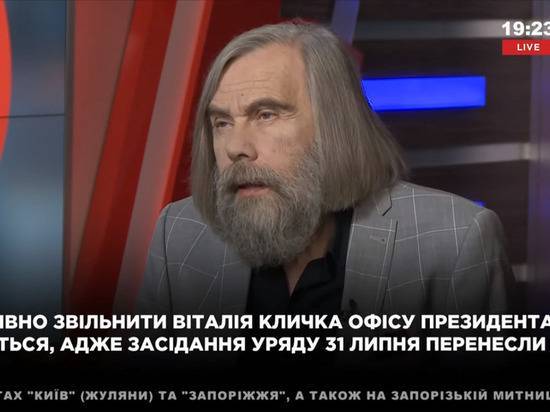 Владимир Зеленский - Петр Порошенко - Михаил Погребинский - Киевский политолог предположил, что Порошенко останется за границей - newtvnews.ru - Украина - Киев - Стамбул