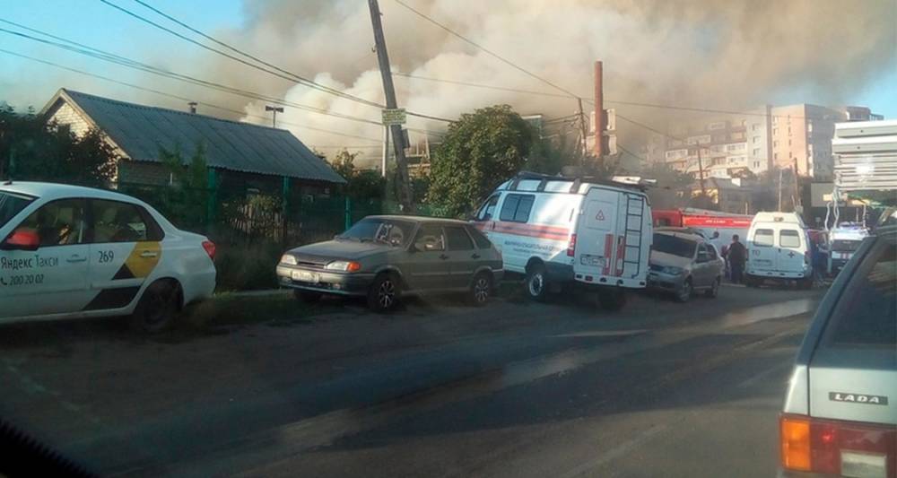 Несколько частных жилых домов загорелись в Самаре - m24.ru - Самара