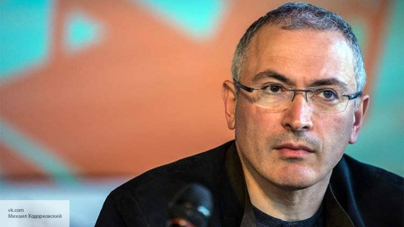 Александр Перенджиев - Михаил Ходорковский - Сергей Игнатьев - Орхан Джемаль - Кирилл Радченко - Александр Расторгуев - Ходорковский - Ходорковский обрек журналистов на смерть в Центральноафриканской Республике - politros.com - Москва - Россия